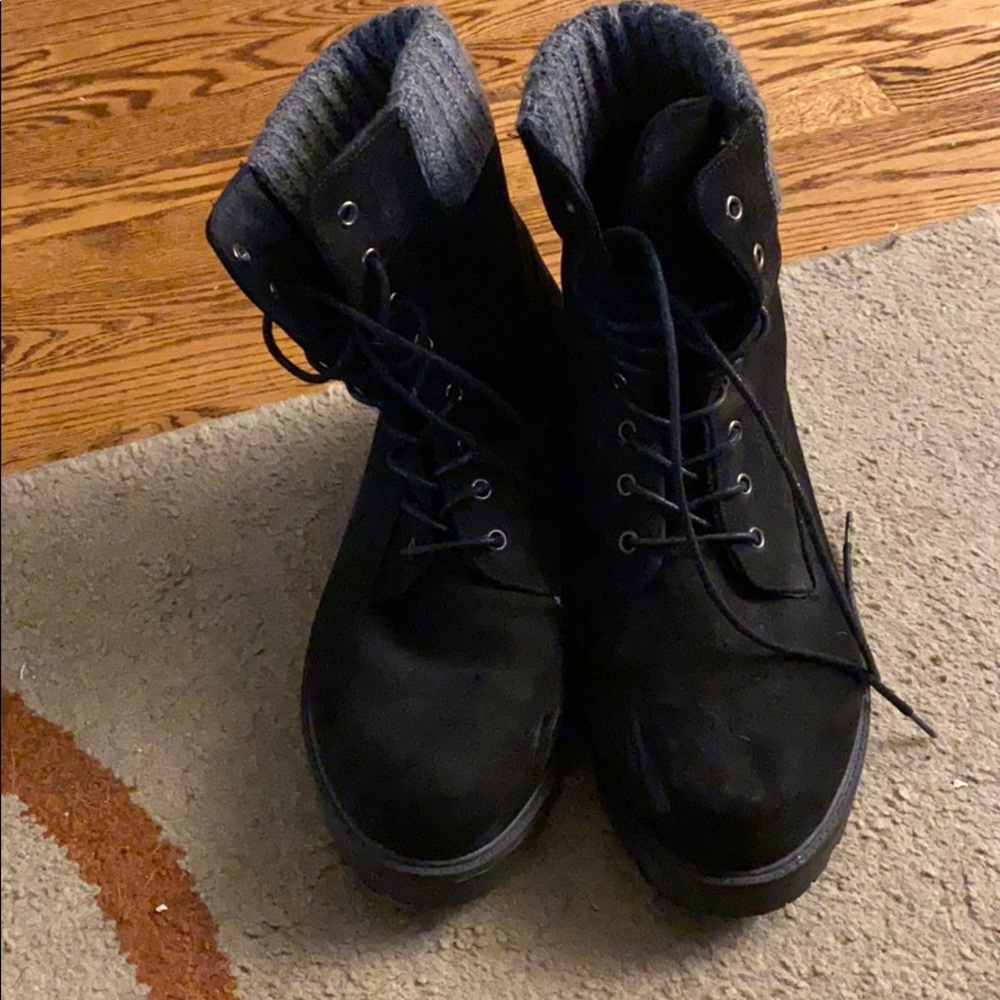Combat boots